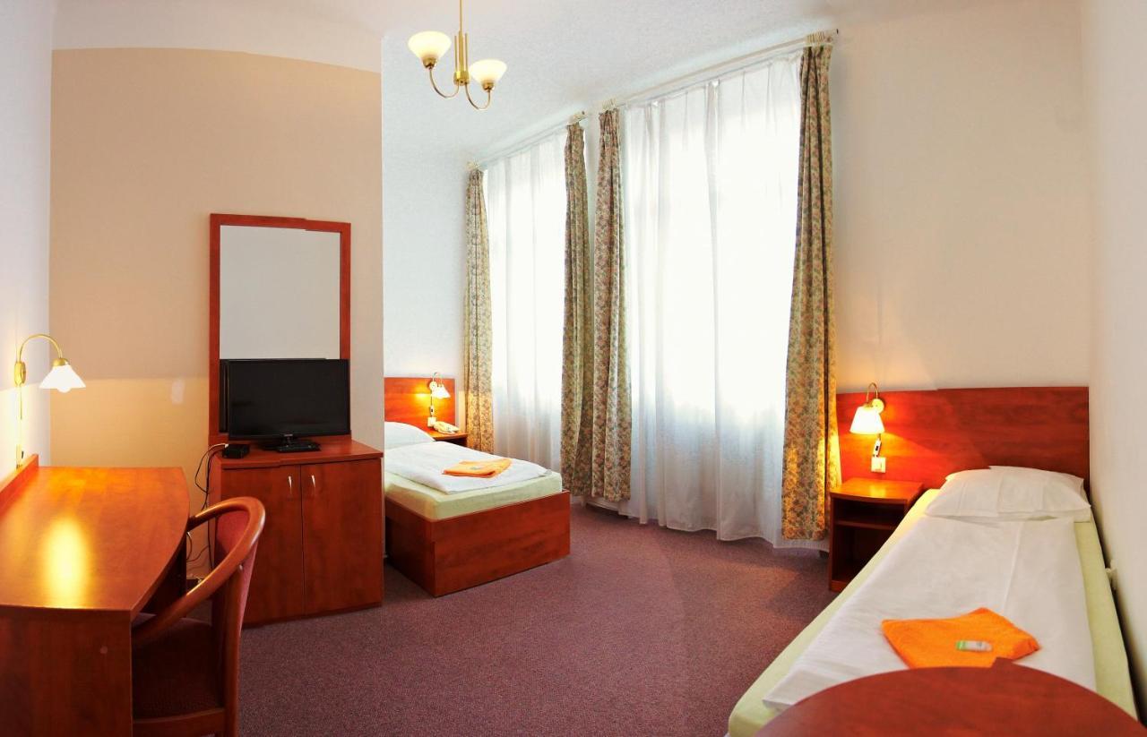 Wellness Hotel Central Klatovy Exterior foto