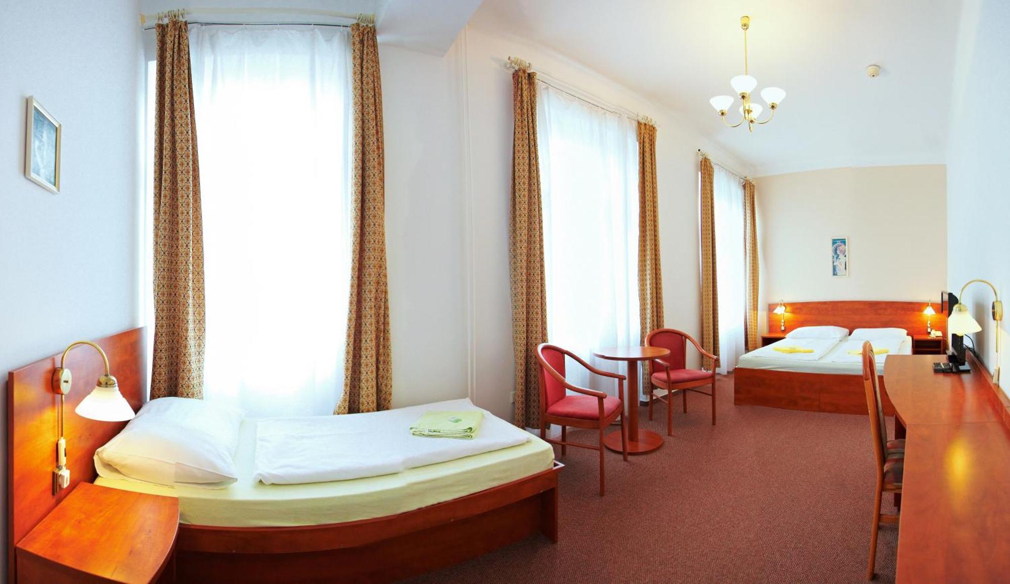Wellness Hotel Central Klatovy Exterior foto