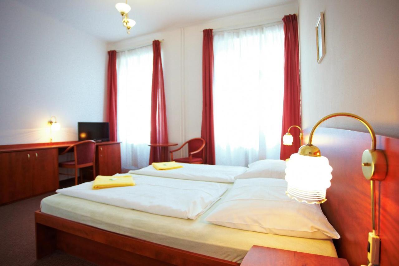 Wellness Hotel Central Klatovy Exterior foto