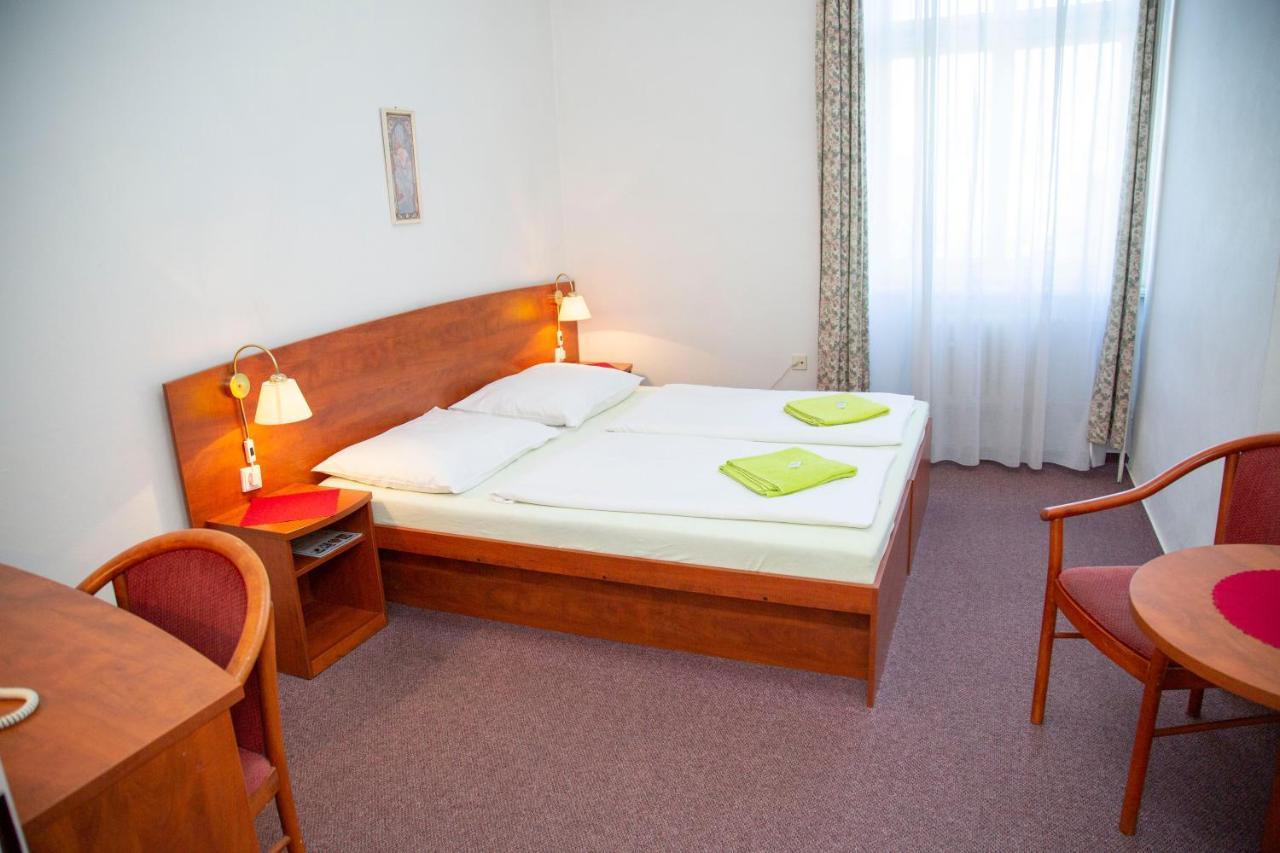 Wellness Hotel Central Klatovy Exterior foto